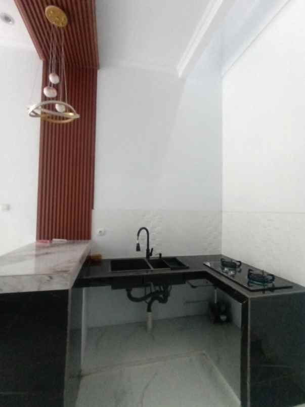 dijual rumah kota harapan indah bekasi