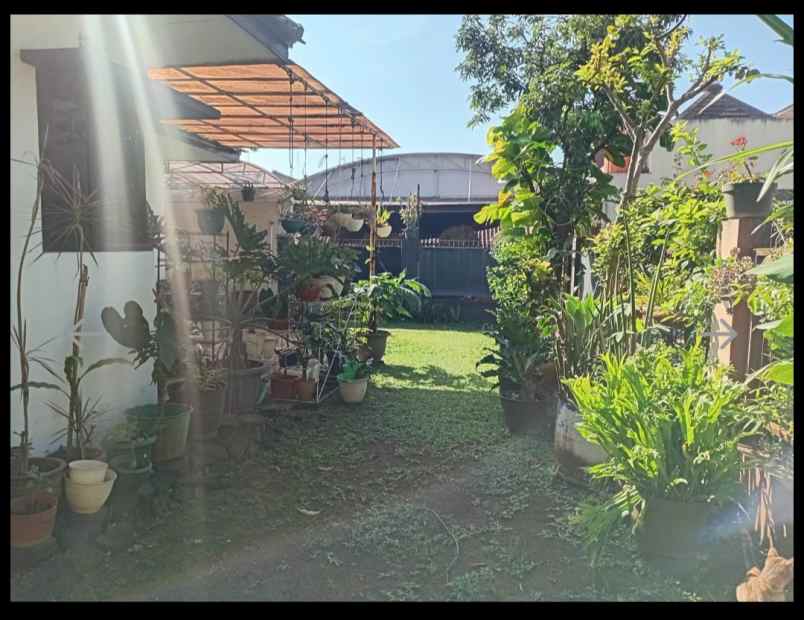 dijual rumah lama di cisaranten kota bandung