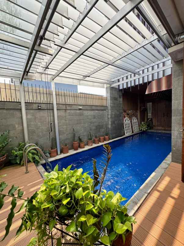 dijual rumah lebak bulus 1