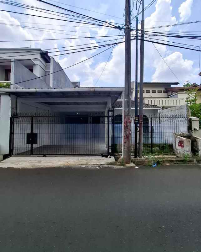 dijual rumah lebak bulus jaksel