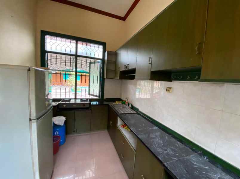 dijual rumah luas di bawah harga pasar di arcamanik