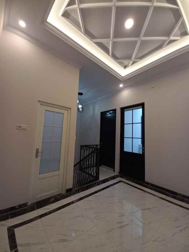 dijual rumah m kahfi 2 cipedak