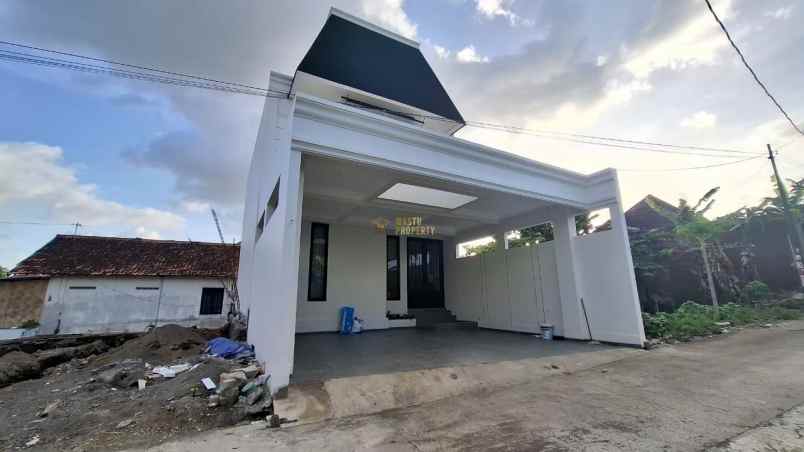 dijual rumah maguwoharjo