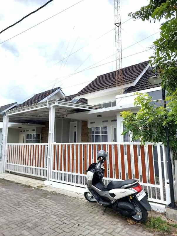 dijual rumah maguwoharjo kec depok kab