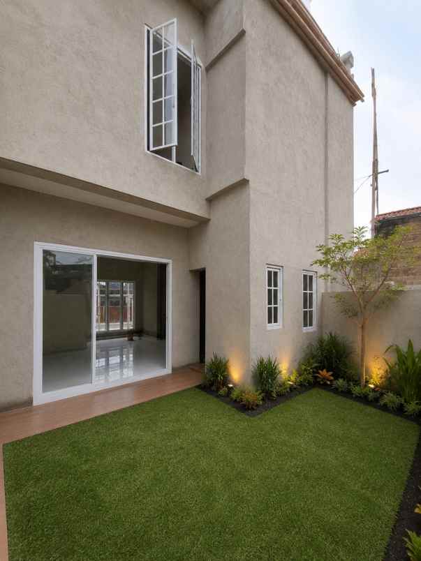 dijual rumah mampzng pancoran mas depok