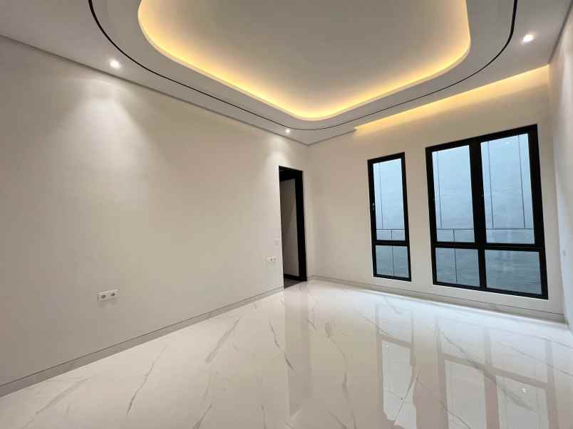 dijual rumah manyar kertoadi