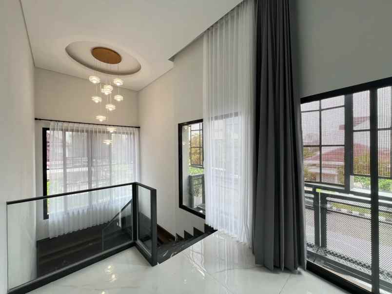 dijual rumah manyar kertoadi