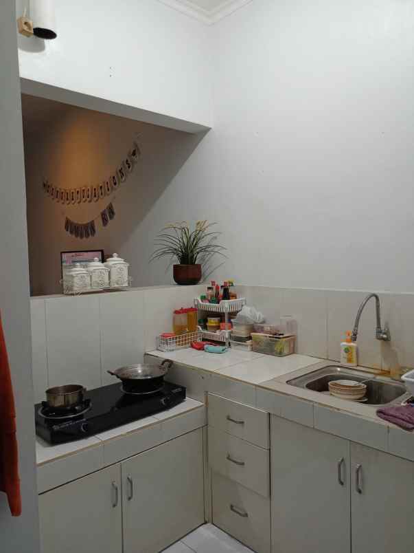 dijual rumah margacinta