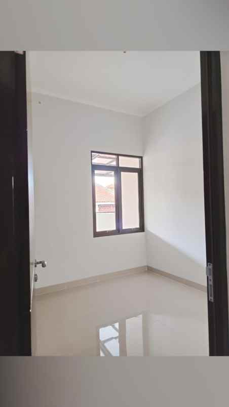 dijual rumah margahayu raya