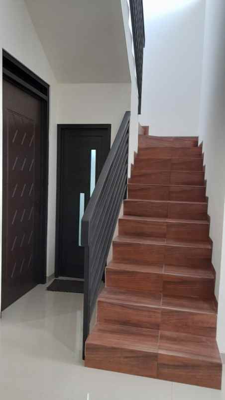 dijual rumah margahayu raya