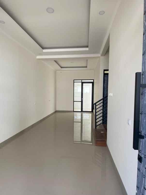 dijual rumah margahayu raya