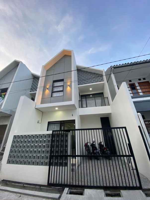 dijual rumah margahayu raya