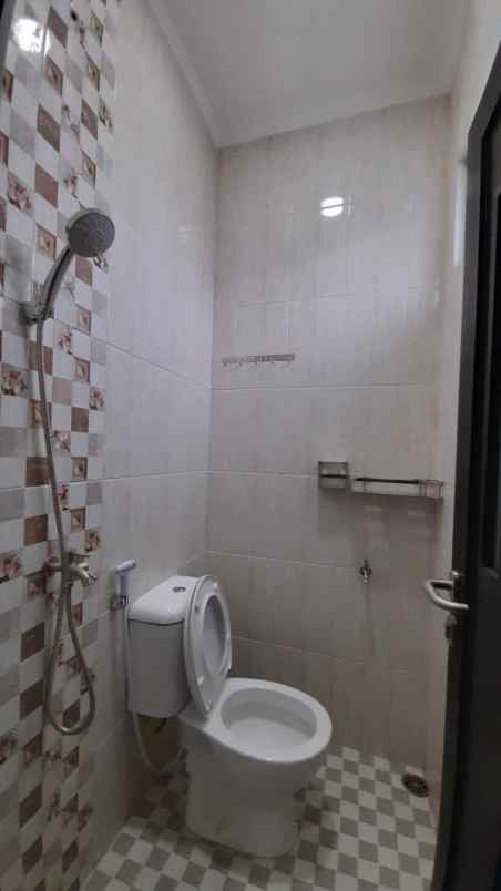 dijual rumah margahayu raya