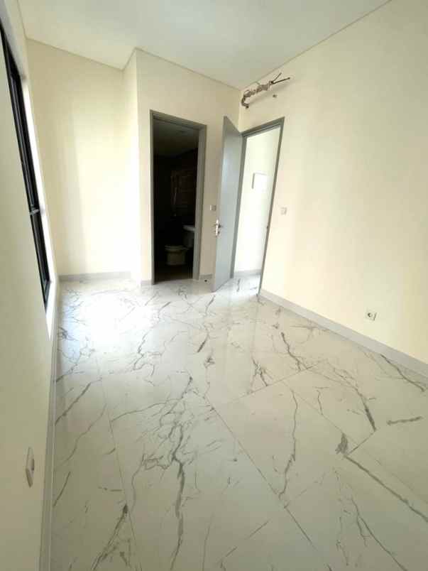 dijual rumah matana asya jgc jakarta