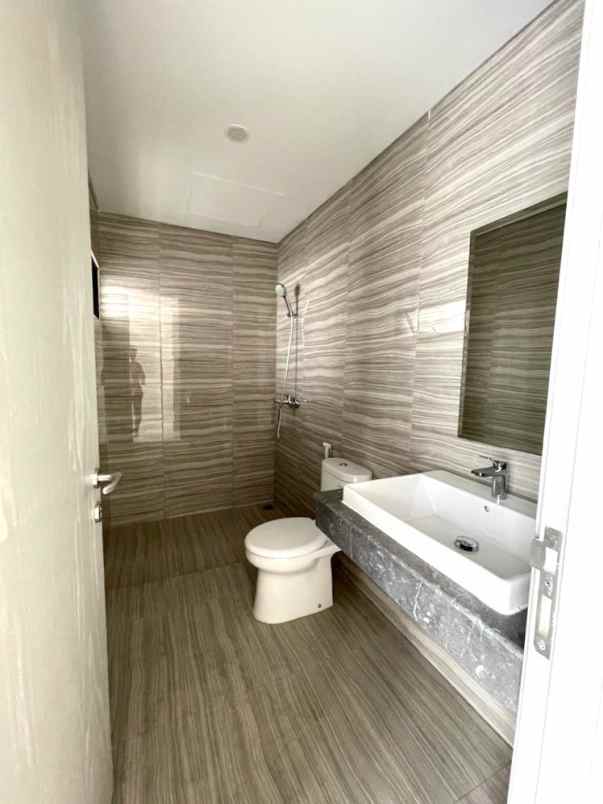 dijual rumah matana asya jgc jakarta