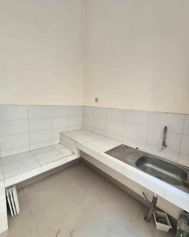 dijual rumah medayu utara