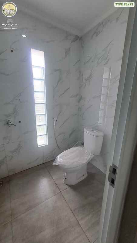 dijual rumah medina townhouse depok jl