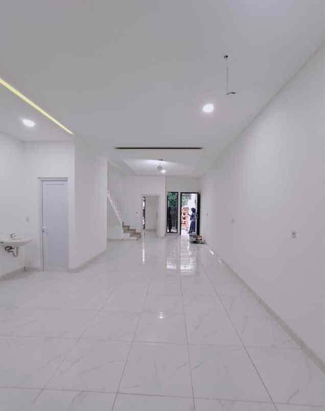 dijual rumah meruya utara jakbar