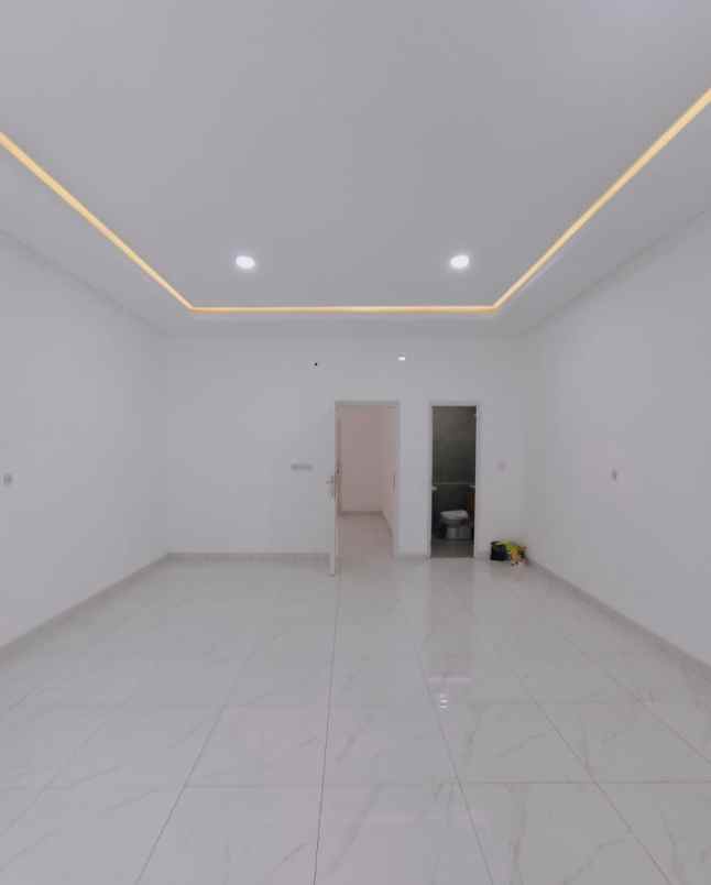 dijual rumah meruya utara jakbar