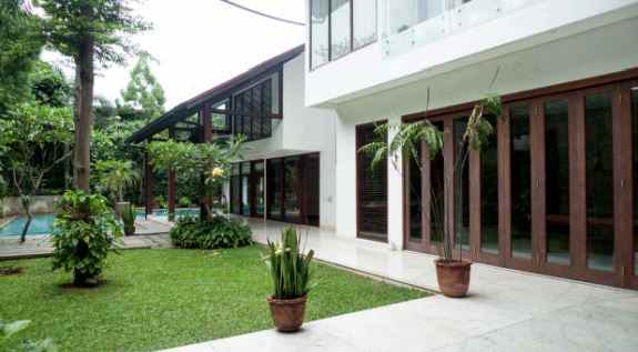 dijual rumah mewah jl benda kemang cilandak timur