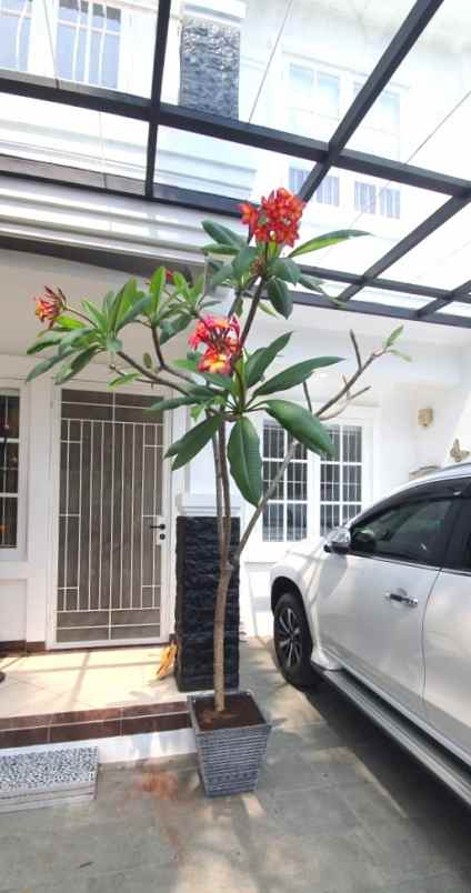 dijual rumah mitra gading villa kelapa