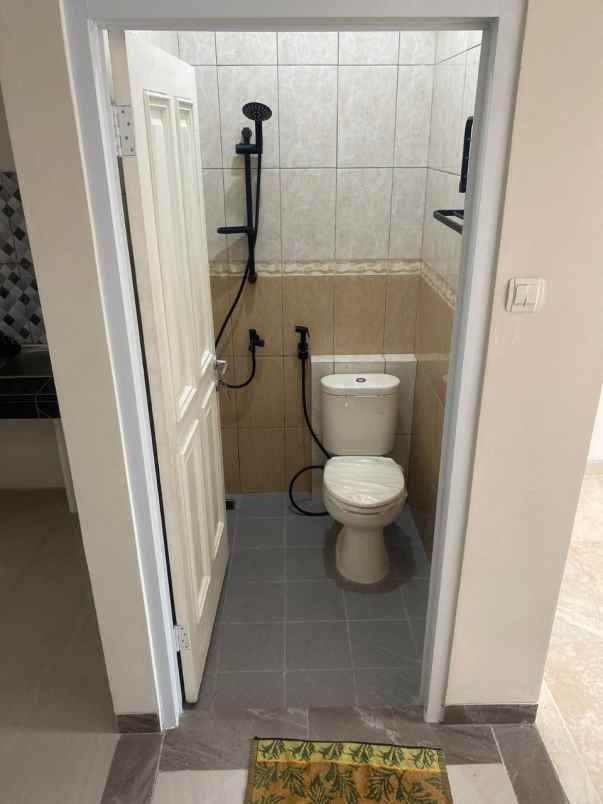 dijual rumah modern minimalis 2 lantai kodau jatimekar