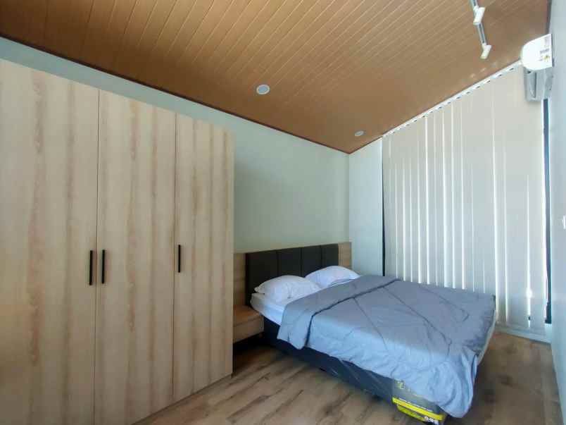 dijual rumah mulyosari