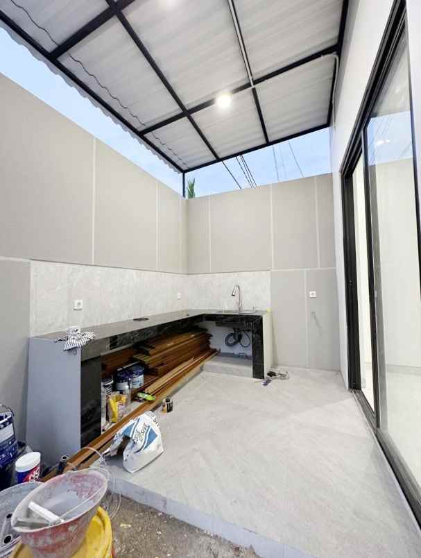dijual rumah nirwana eksekutif