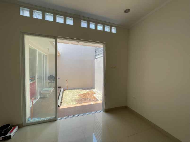 dijual rumah nyaman di bukit golf cibubur