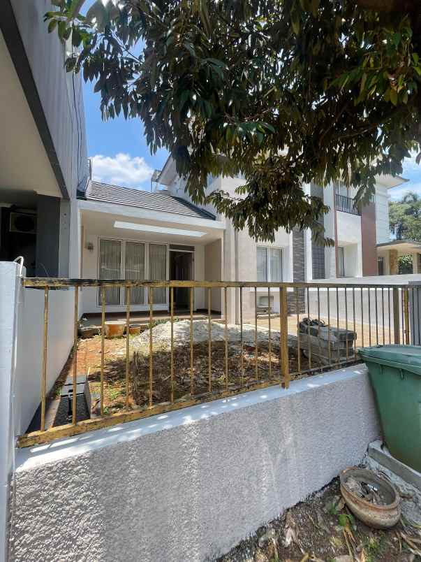 dijual rumah nyaman di bukit golf cibubur