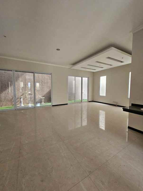 dijual rumah pakuwon city san antonio