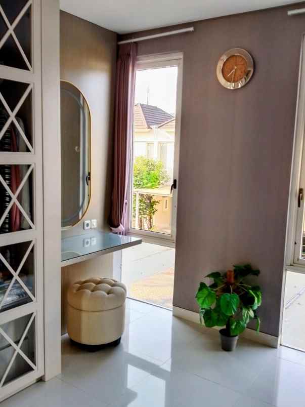 dijual rumah pakuwon city suvadiva