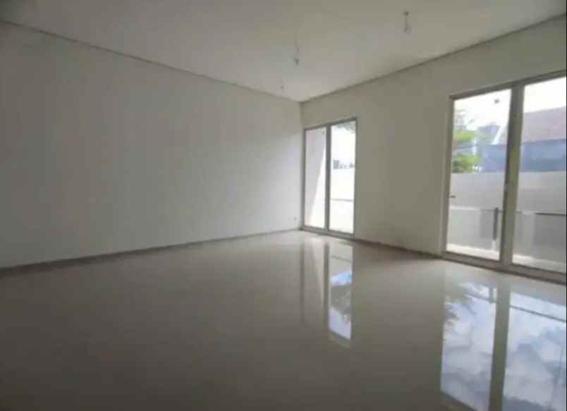 dijual rumah pakuwon indah imperial golf