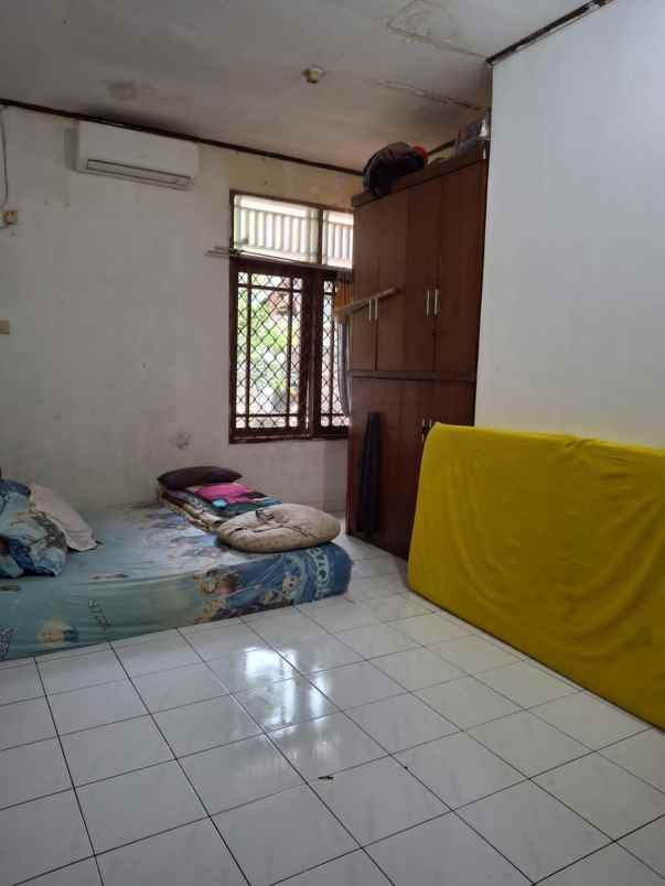 dijual rumah palem semi