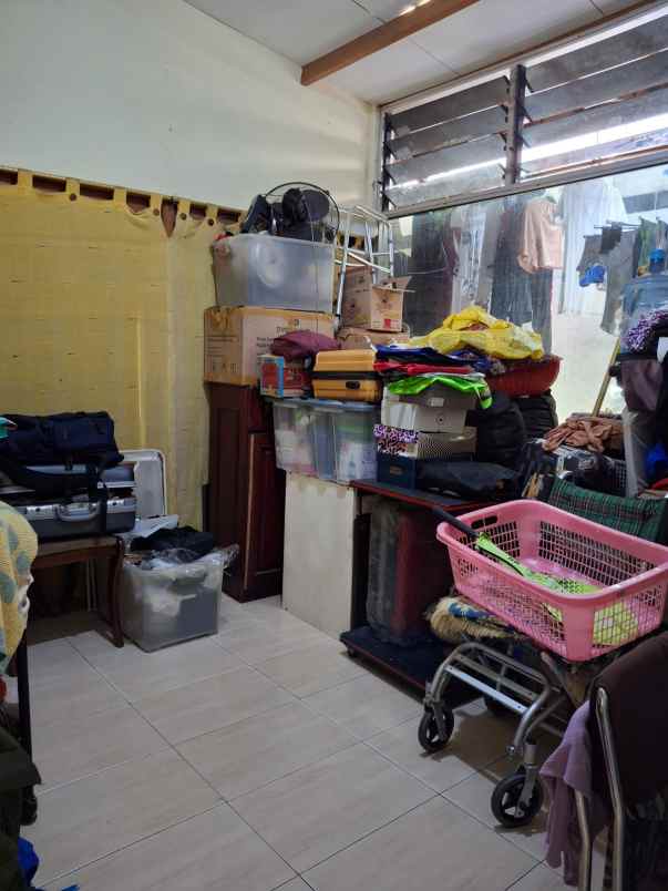 dijual rumah palem semi