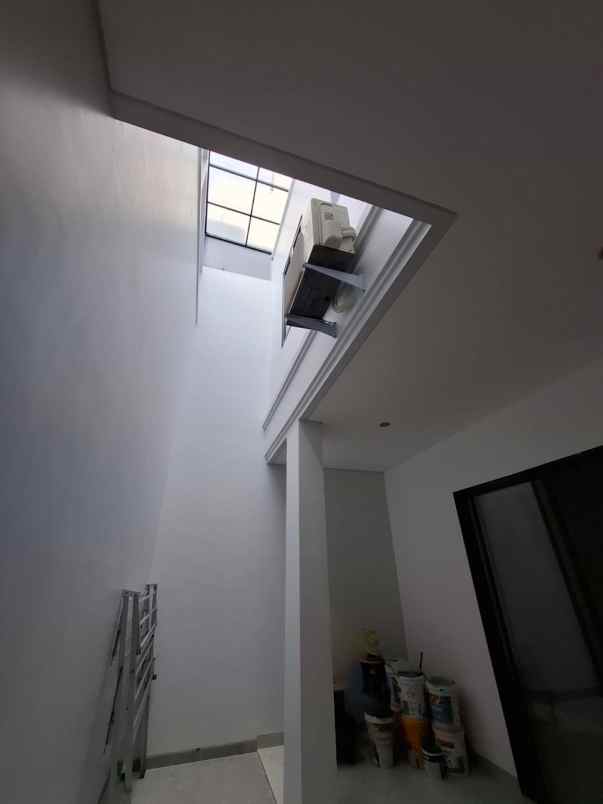 dijual rumah palm beach pakuwon city