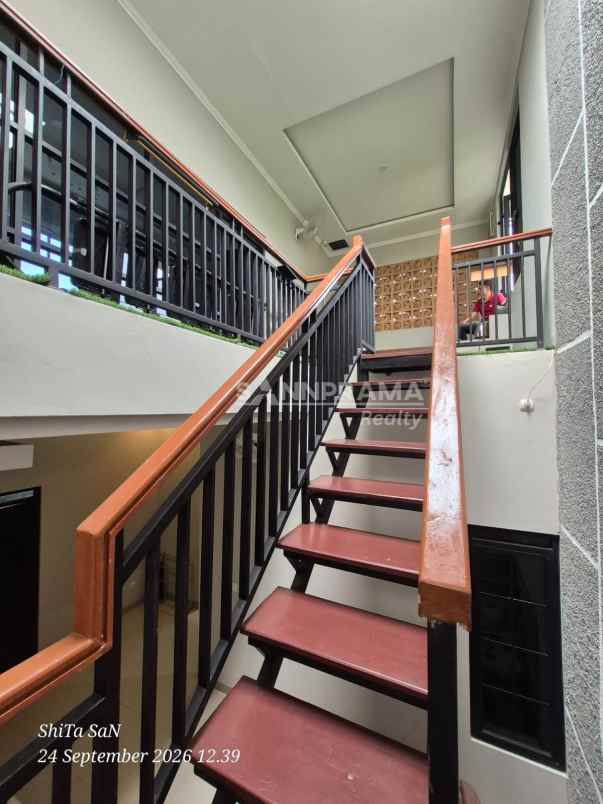dijual rumah pancoran mas depok