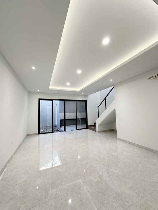 dijual rumah panjang jiwo