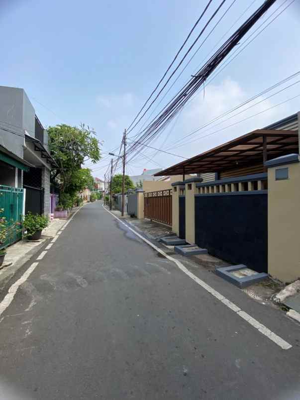 dijual rumah pegadegan pancoran jakarta