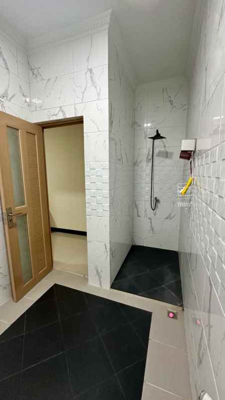 dijual rumah pegadegan pancoran jakarta