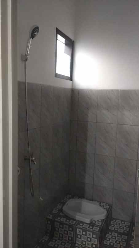 dijual rumah pengasinan sawangan depok