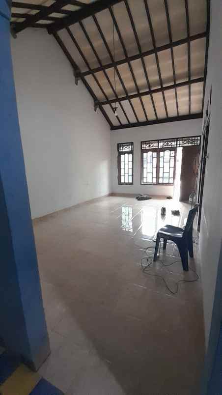dijual rumah perum puri bojong lestari