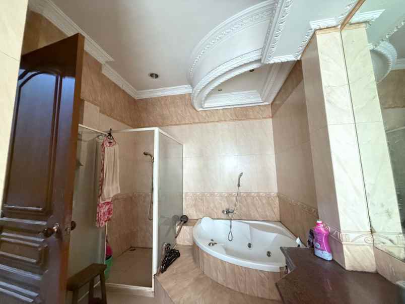 dijual rumah perumahan gading kusuma