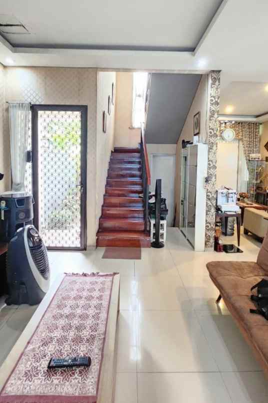 dijual rumah perumahan metland menteng