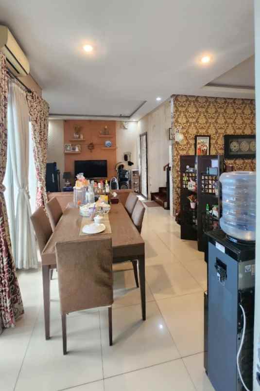 dijual rumah perumahan metland menteng