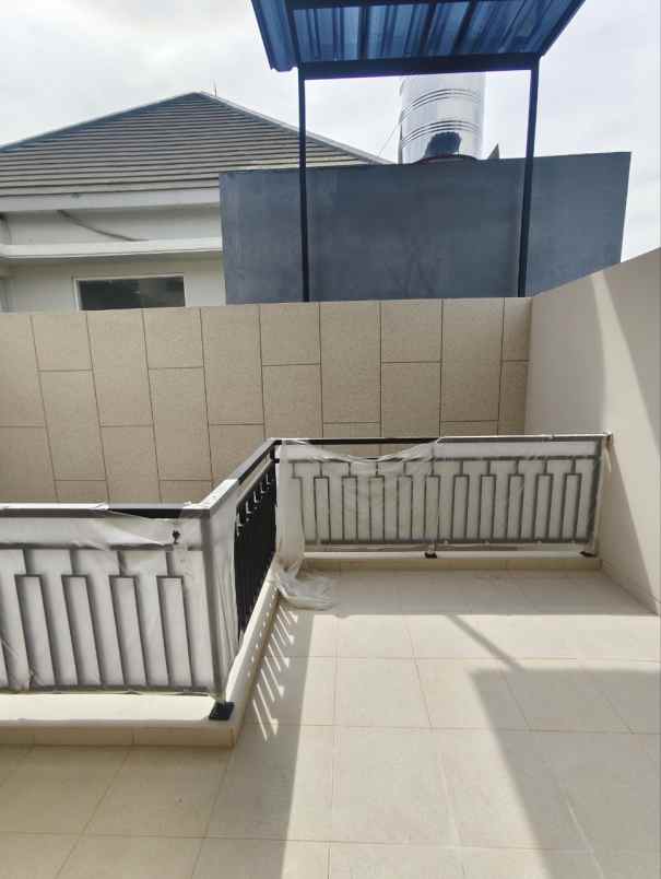 dijual rumah perumahan nirwana