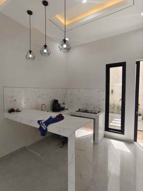 dijual rumah perumahan nirwana