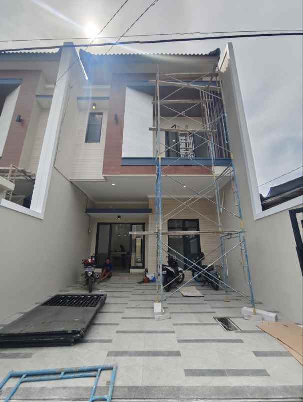 dijual rumah perumahan nirwana