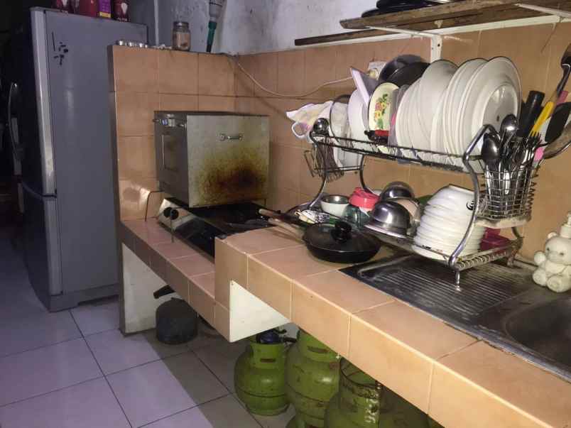 dijual rumah pinus regency jl soekarno