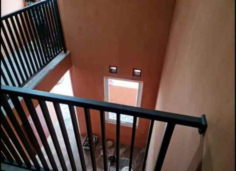 dijual rumah pinus regency jl soekarno